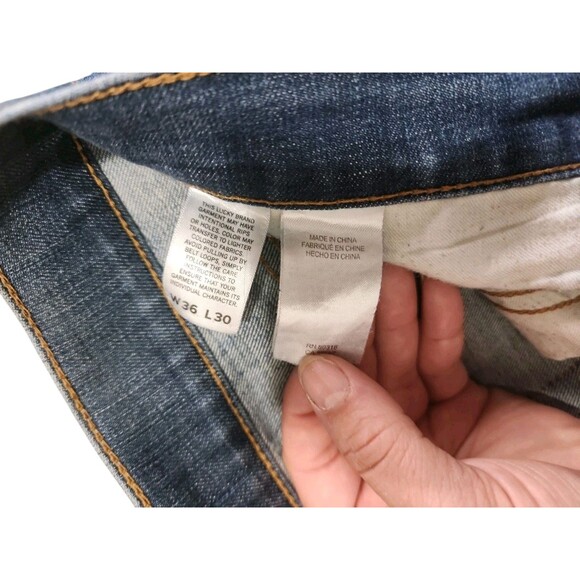 Lucky Brand 221 Men’s Jeans 36x30 Straight Fit Medium Wash Denim - Picture 10 of 12